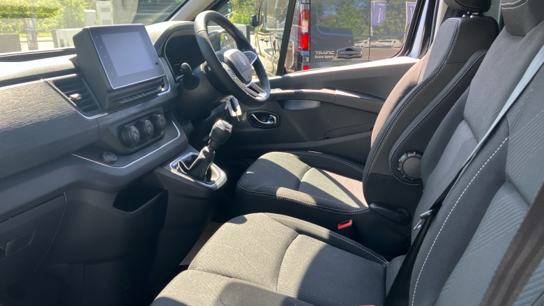 Renault Trafic Swb Diesel SL30 Blue dCi 130 Extra [Safety] Van